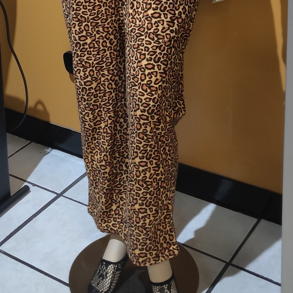 WHITE MARK Ladies Brown Animal Print Lounge Wear Size M 28.5 Inseam - Picture 4 of 7